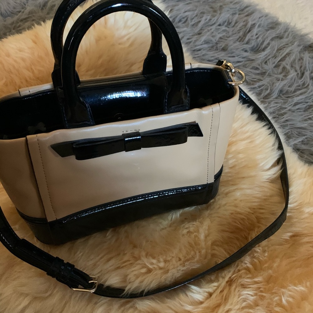 Like New Kate Spade ♠️ beautiful shoulder bag. - Picture 8 of 8